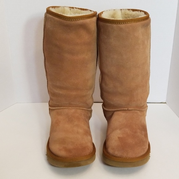 UGG Shoes - Ugg Classic Tall Boots 5815. Sz 9. Great condition